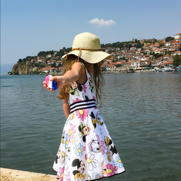 Meet your Posher, Allegra - Picture 9 of 14